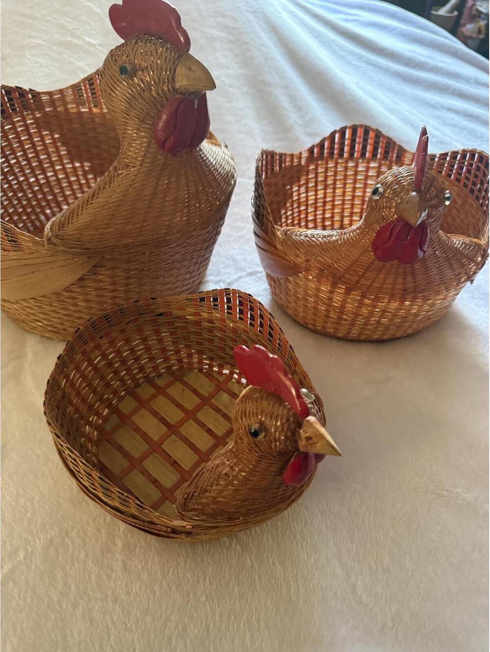 Vintage Shanghai Handcrafts Set of 3 Wicker Chicken-Shaped Baskets
